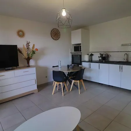 T2 Avec Wifi Incl., 4 Pers, Parking A - Fr-1-472-192 Sète